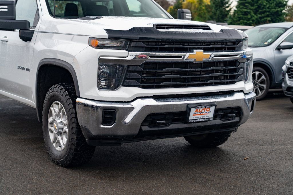 Used 2024 Chevrolet Silverado 3500 LT image 6
