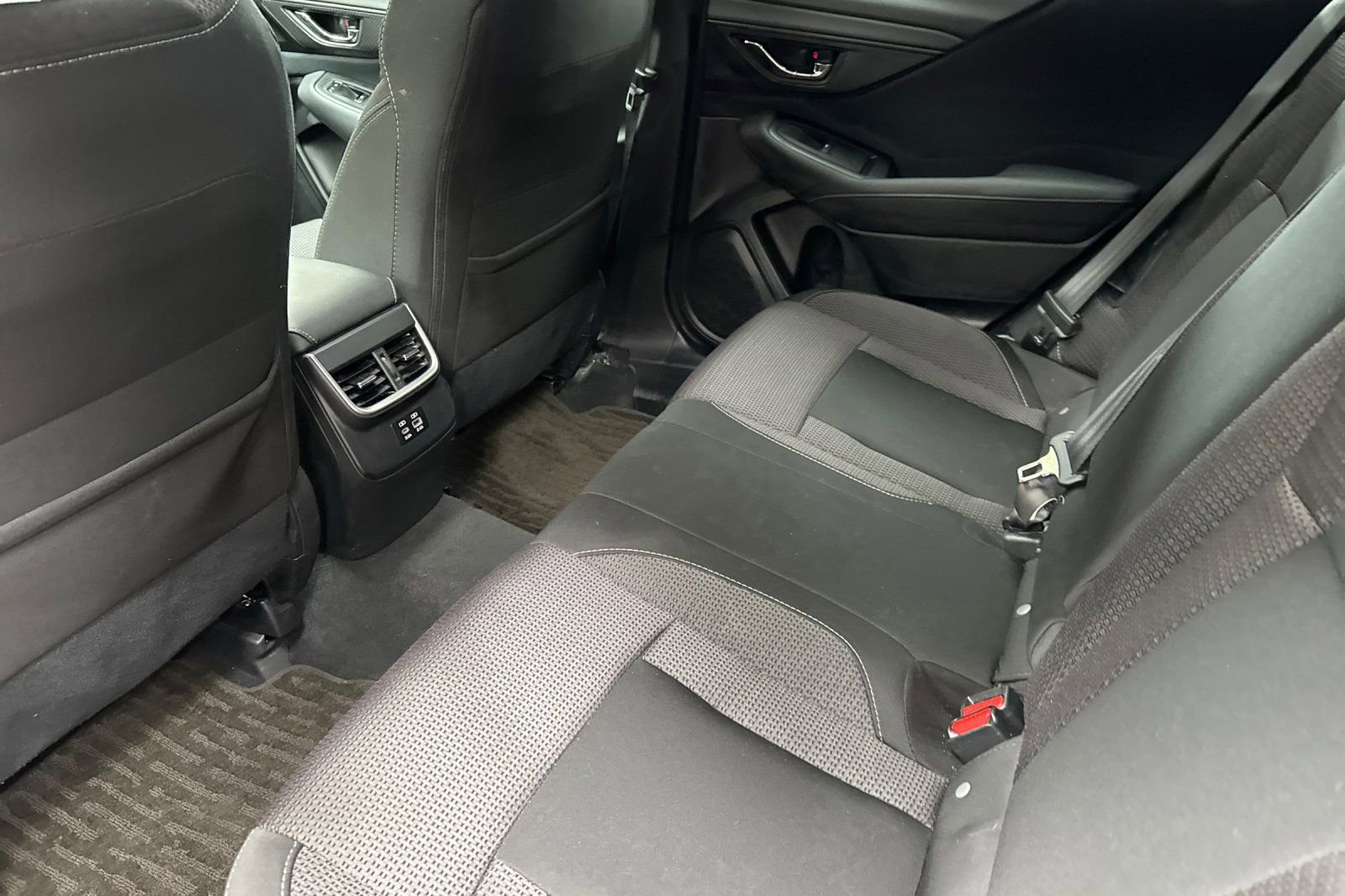 Used 2025 Subaru Outback Premium image 16