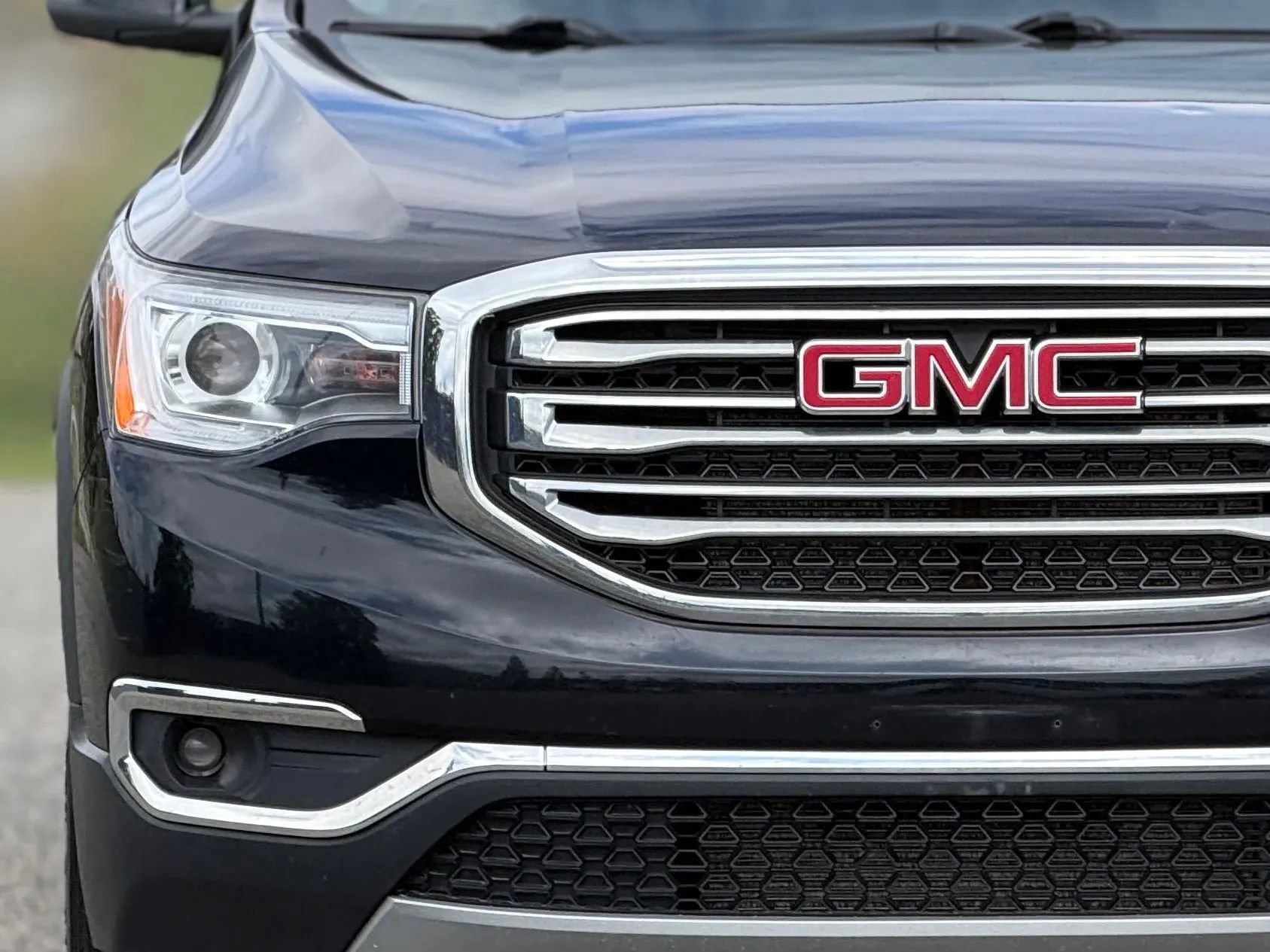 Used 2017 GMC Acadia SLT w/ LPO, Floor Liner Package image 11