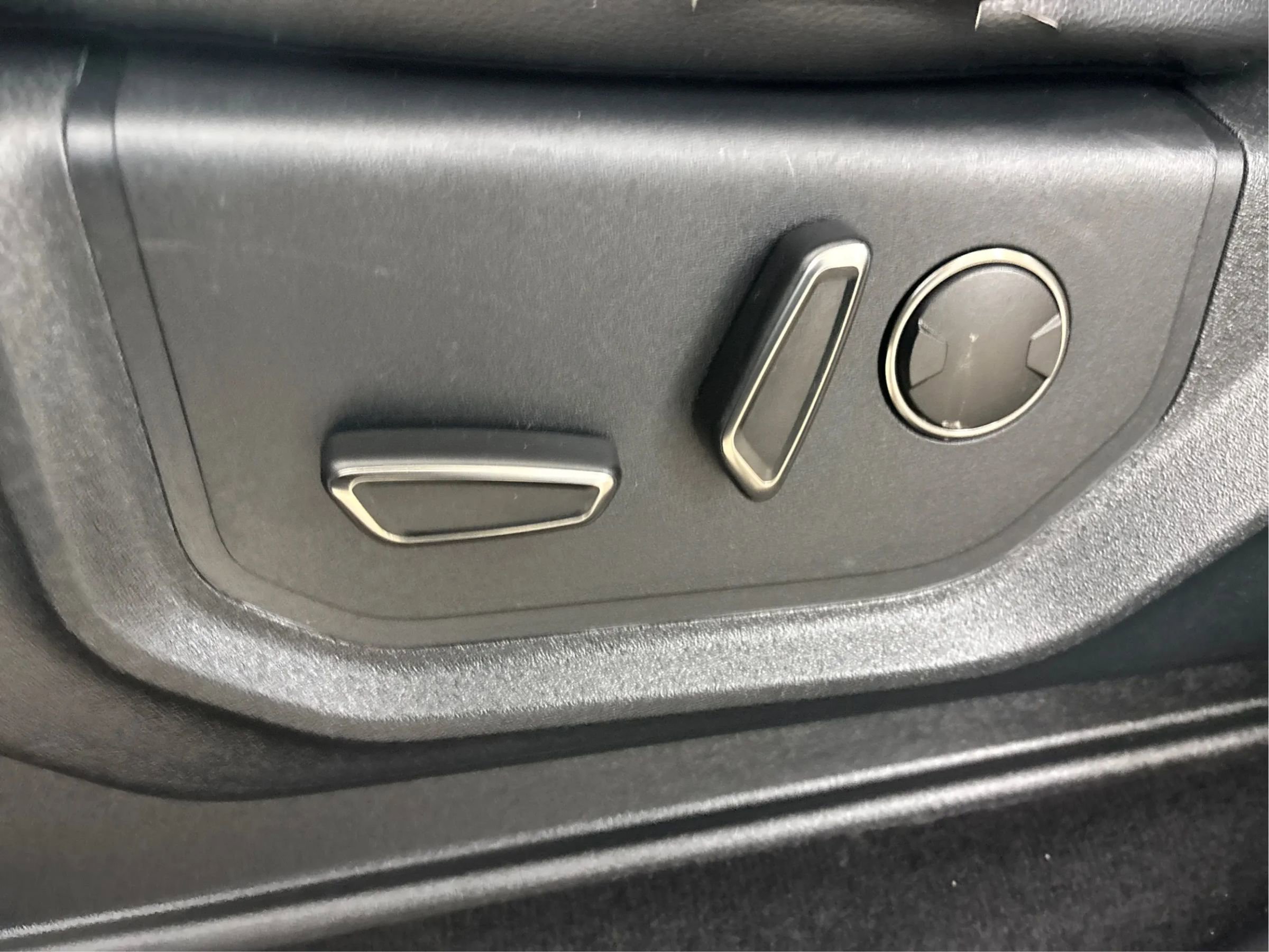 Used 2019 Ford F150 Raptor w/ Equipment Group 802A Luxury image 23