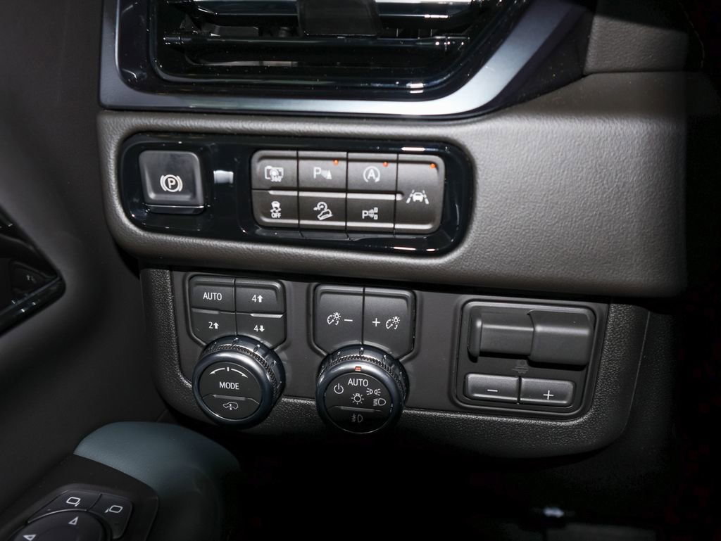 New 2026 GMC Yukon XL AT4 w/ AT4 Premium Plus Package image 34