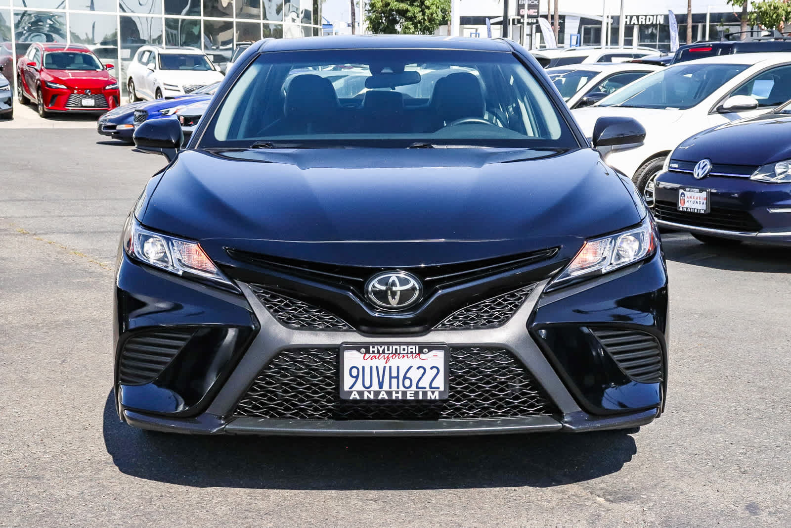 Used 2018 Toyota Camry SE FWD image 2