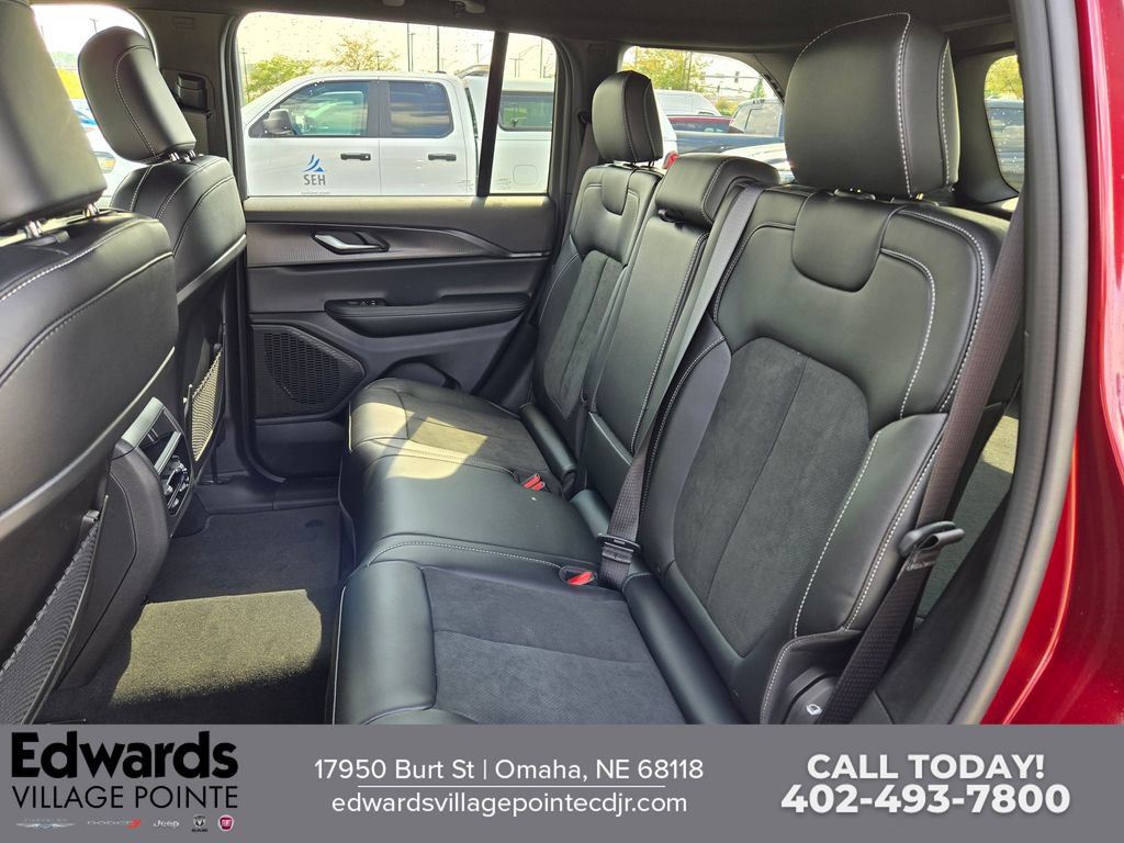New 2025 Jeep Grand Cherokee Altitude AWD/4WD image 25