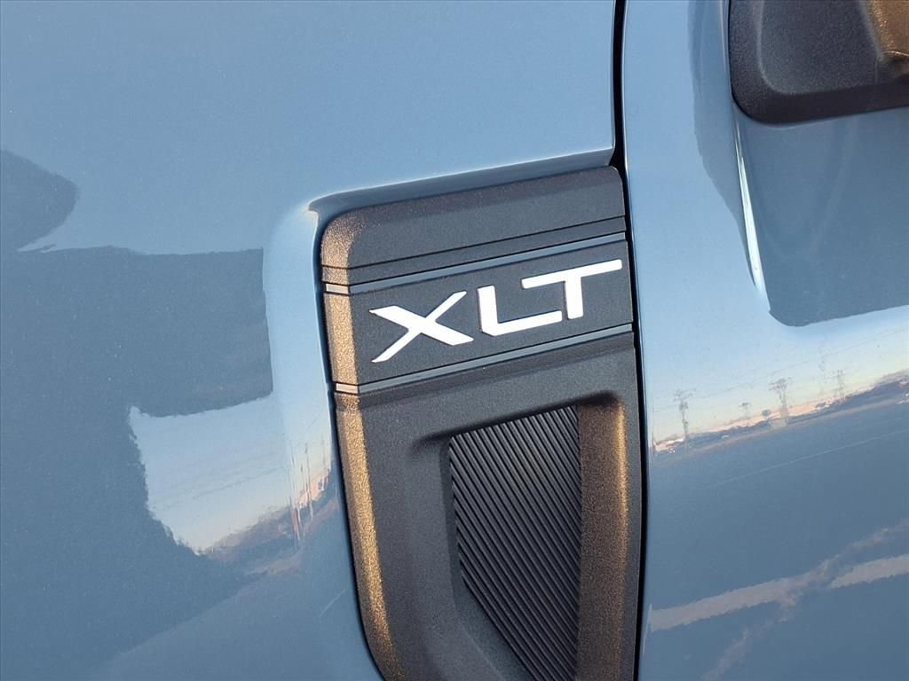 New 2025 Ford Maverick XLT w/ XLT Luxury Package image 31