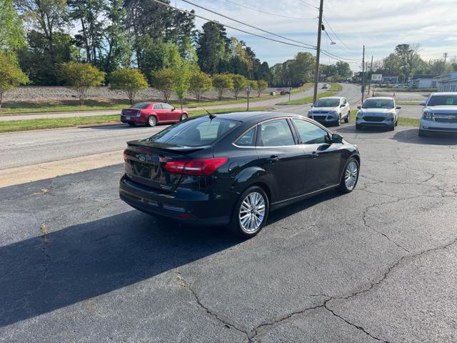 Used 2015 Ford Focus Titanium FWD image 3
