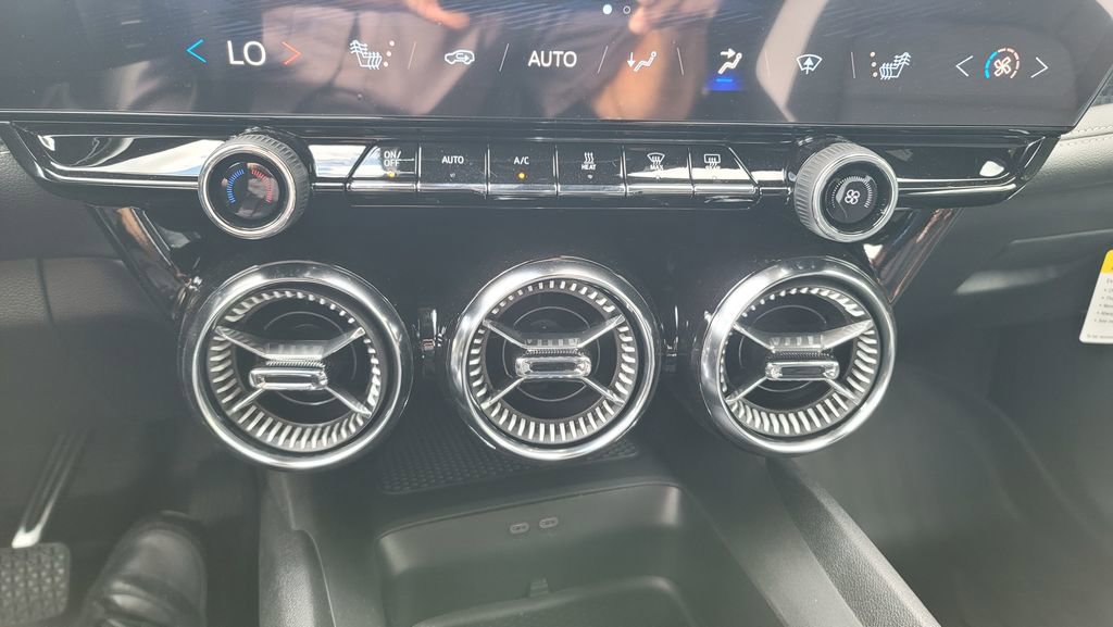 New 2025 Chevrolet Blazer EV LT image 21