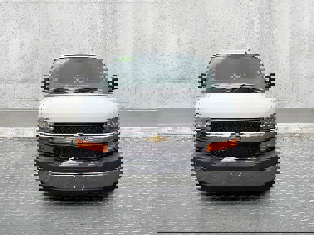 Used 2021 Chevrolet Express 2500 w/ Enhanced Convenience Package image 3