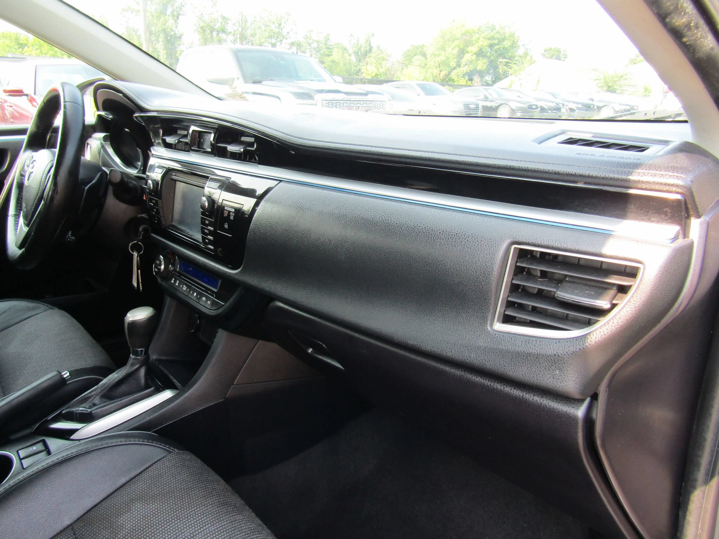 Used 2015 Toyota Corolla S FWD image 16