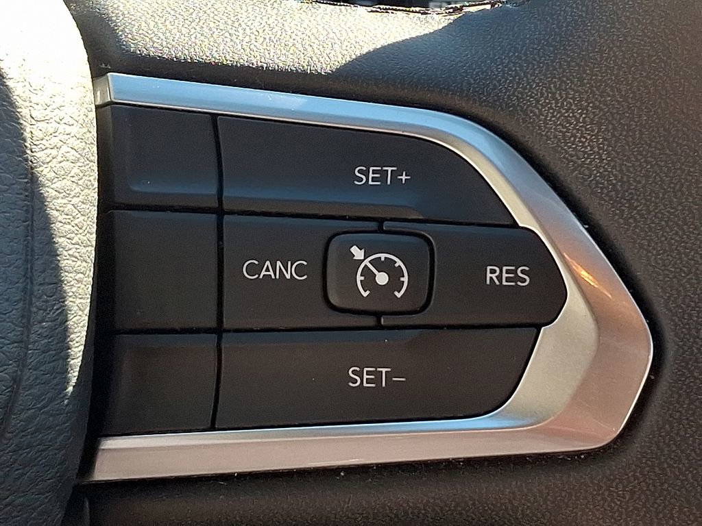 Used 2024 Jeep Compass Latitude image 21