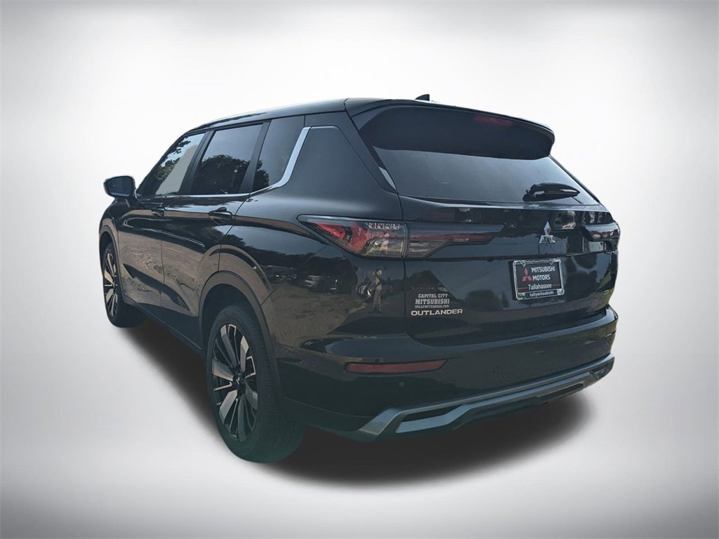 New 2025 Mitsubishi Outlander SE image 6