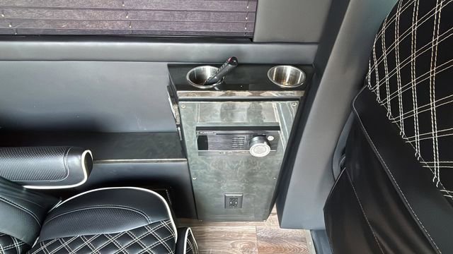 Used 2021 Mercedes-Benz Sprinter 2500 image 37