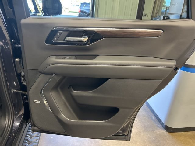 Used 2025 Chevrolet Tahoe Z71 w/ Z71 Off-Road Package AWD/4WD image 30