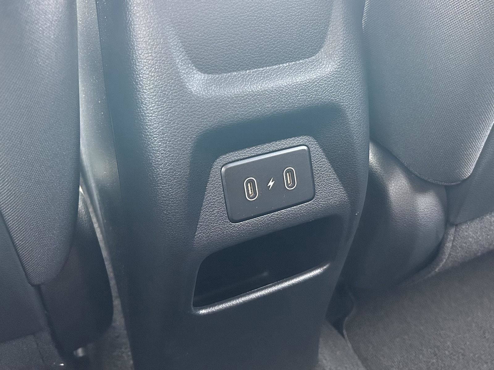 Certified 2024 Hyundai Venue SEL FWD image 15