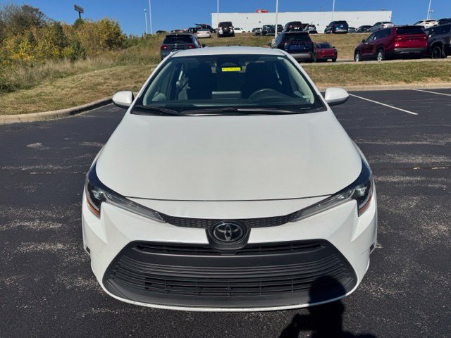 Used 2025 Toyota Corolla LE FWD image 8
