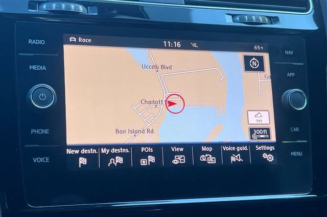 Used 2019 Volkswagen Golf R 4-Door image 22