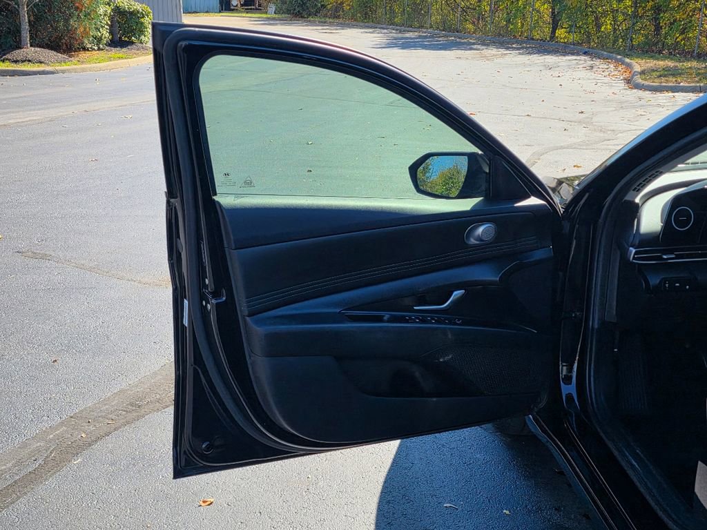 Used 2022 Hyundai Elantra SEL w/ Convenience Package image 11