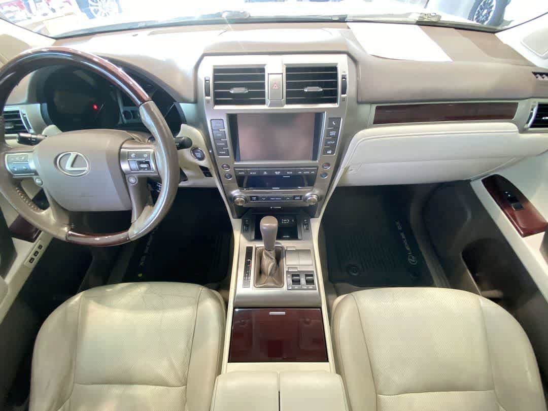Used 2016 Lexus GX 460 w/ Premium Package AWD/4WD image 22