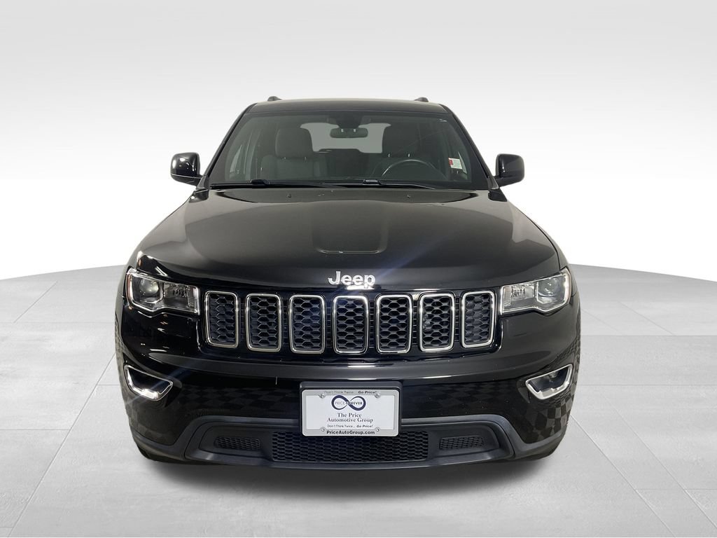 Used 2019 Jeep Grand Cherokee Laredo AWD/4WD image 3