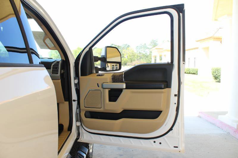 Used 2017 Ford F250 Lariat w/ Lariat Ultimate Package image 28