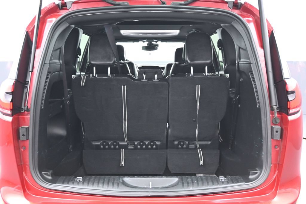 Used 2025 Chrysler Pacifica Limited FWD image 16