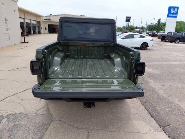 Used 2023 Jeep Gladiator Sport AWD/4WD image 32
