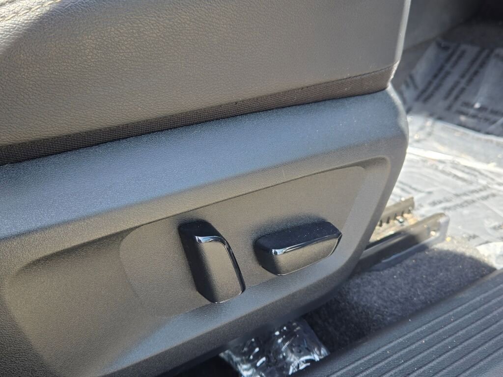 Used 2024 Nissan Rogue SL w/ SL Premium Package image 5