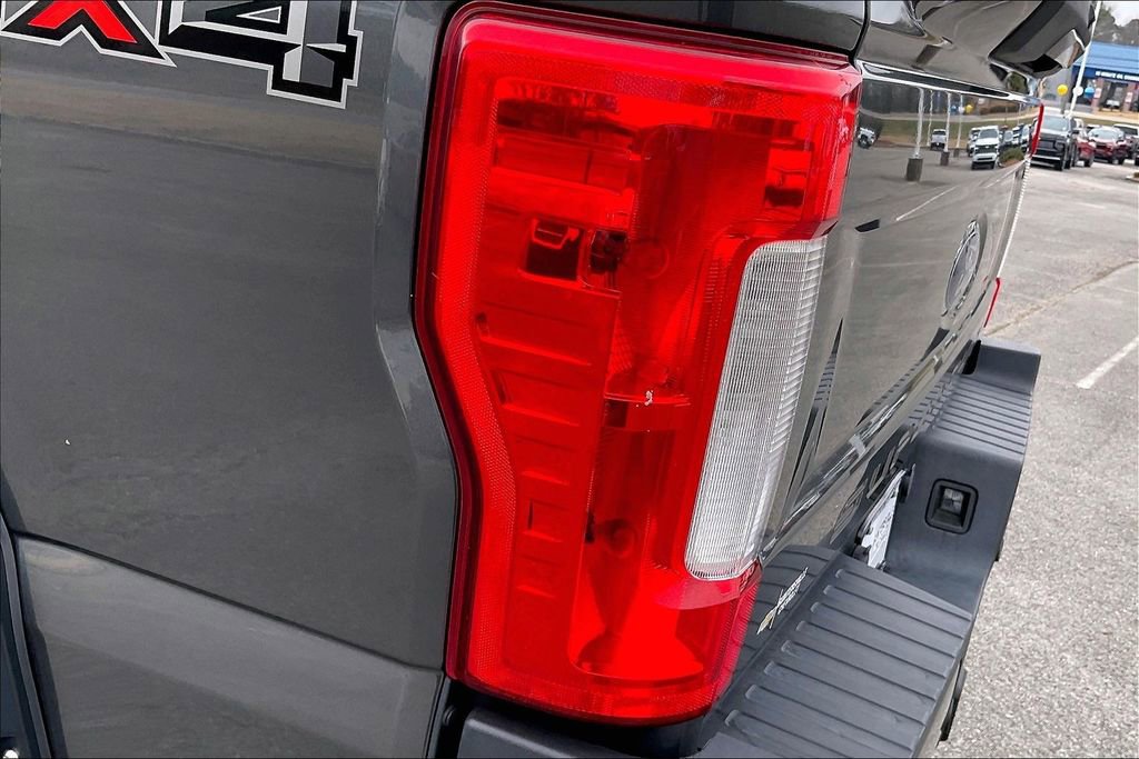 Used 2017 Ford F250 Lariat w/ Lariat Value Package image 28