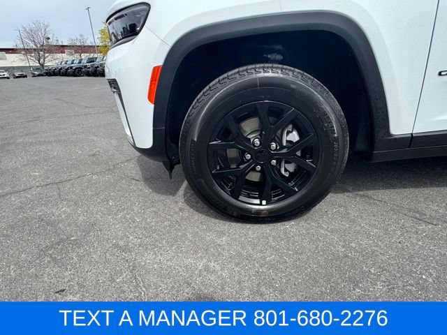 New 2026 Jeep Grand Cherokee Altitude AWD/4WD image 3