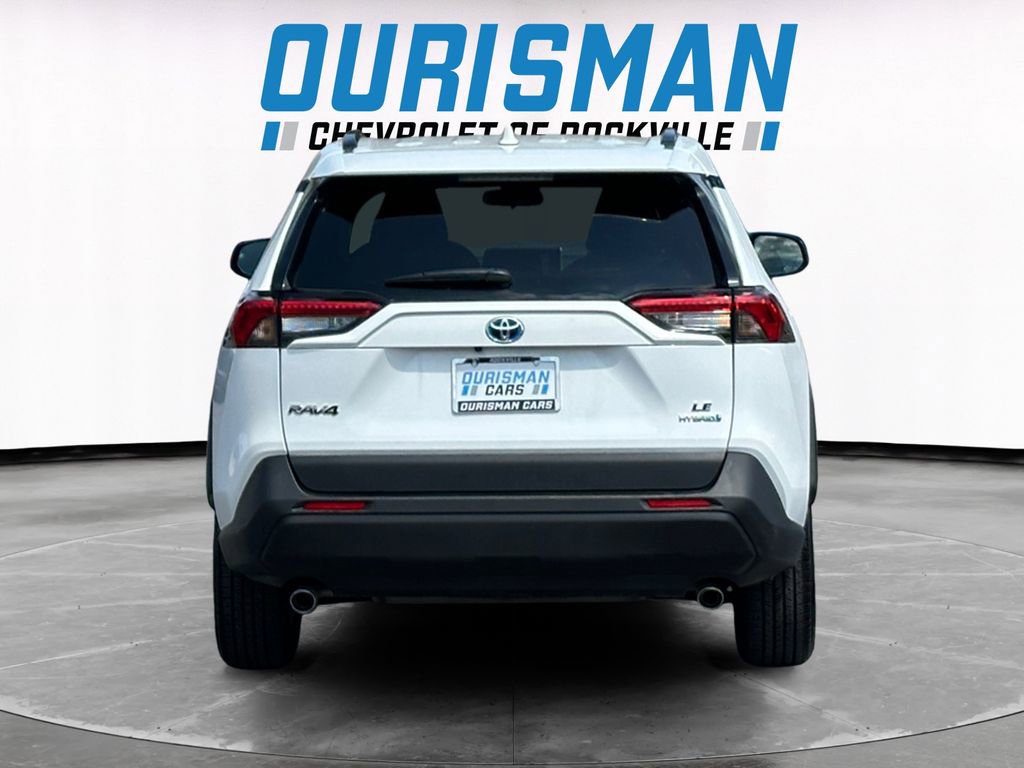 Used 2024 Toyota RAV4 LE AWD/4WD image 5
