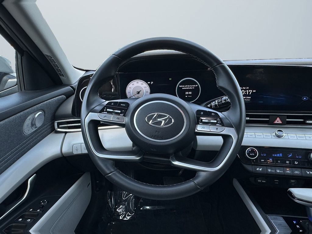 Used 2023 Hyundai Elantra Limited FWD image 12