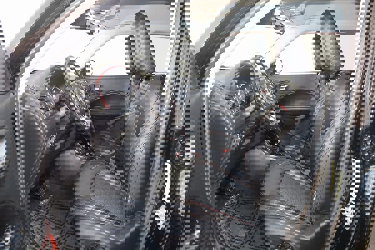 Used 2018 Jeep Compass Trailhawk w/ Safe & Security Group image 11