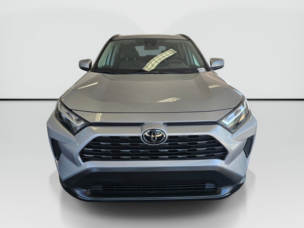 Used 2025 Toyota RAV4 XLE AWD/4WD image 8