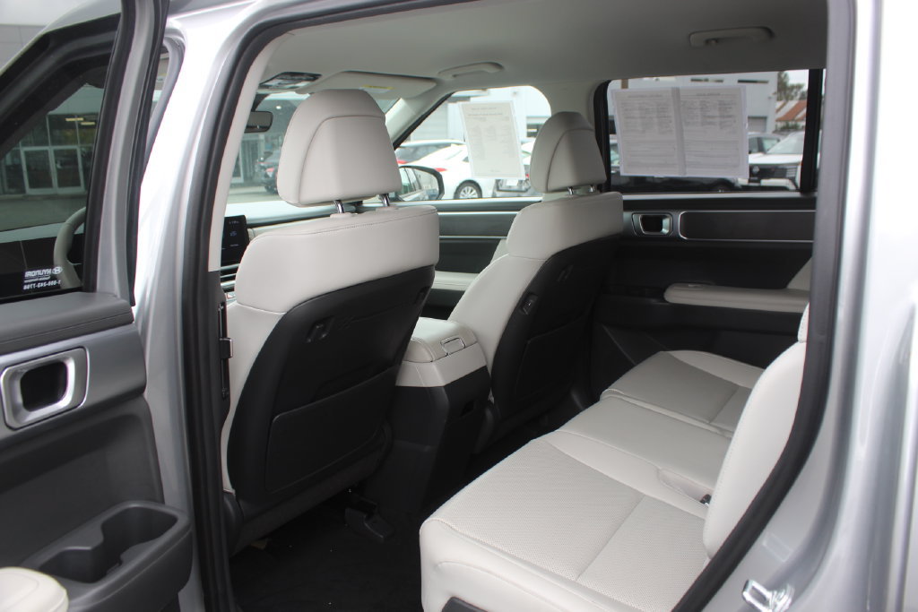 Used 2025 Hyundai Santa Fe SEL AWD/4WD image 17