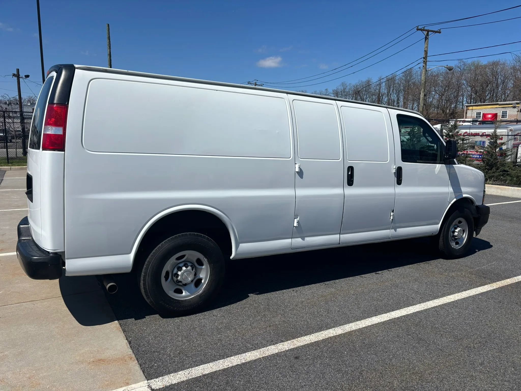 Used 2019 Chevrolet Express 2500 Extended w/ Driver Convenience Package RWD image 9