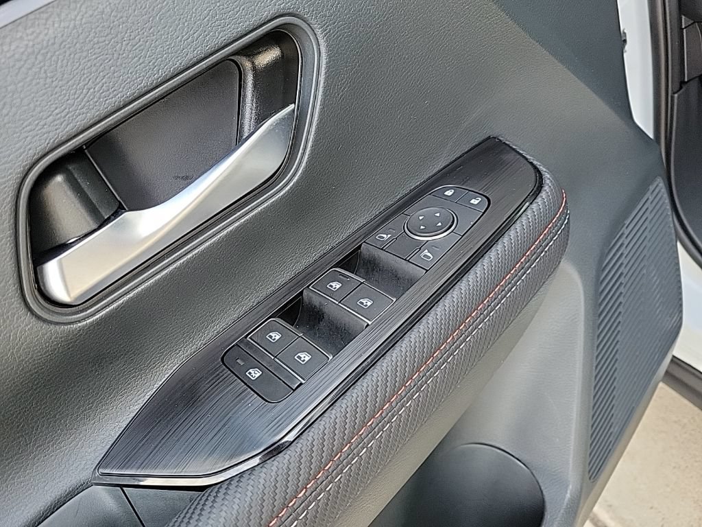 Certified 2025 Nissan Kicks SR w/ Illumination Package FWD image 32