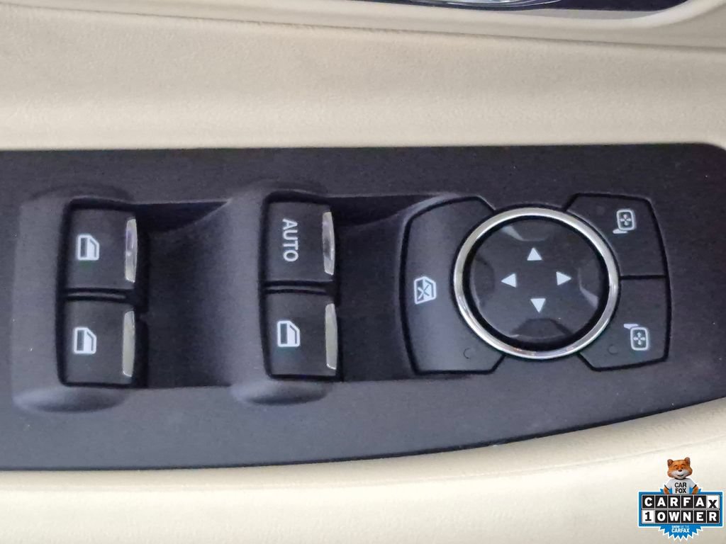 Used 2018 Ford Taurus SE FWD image 16