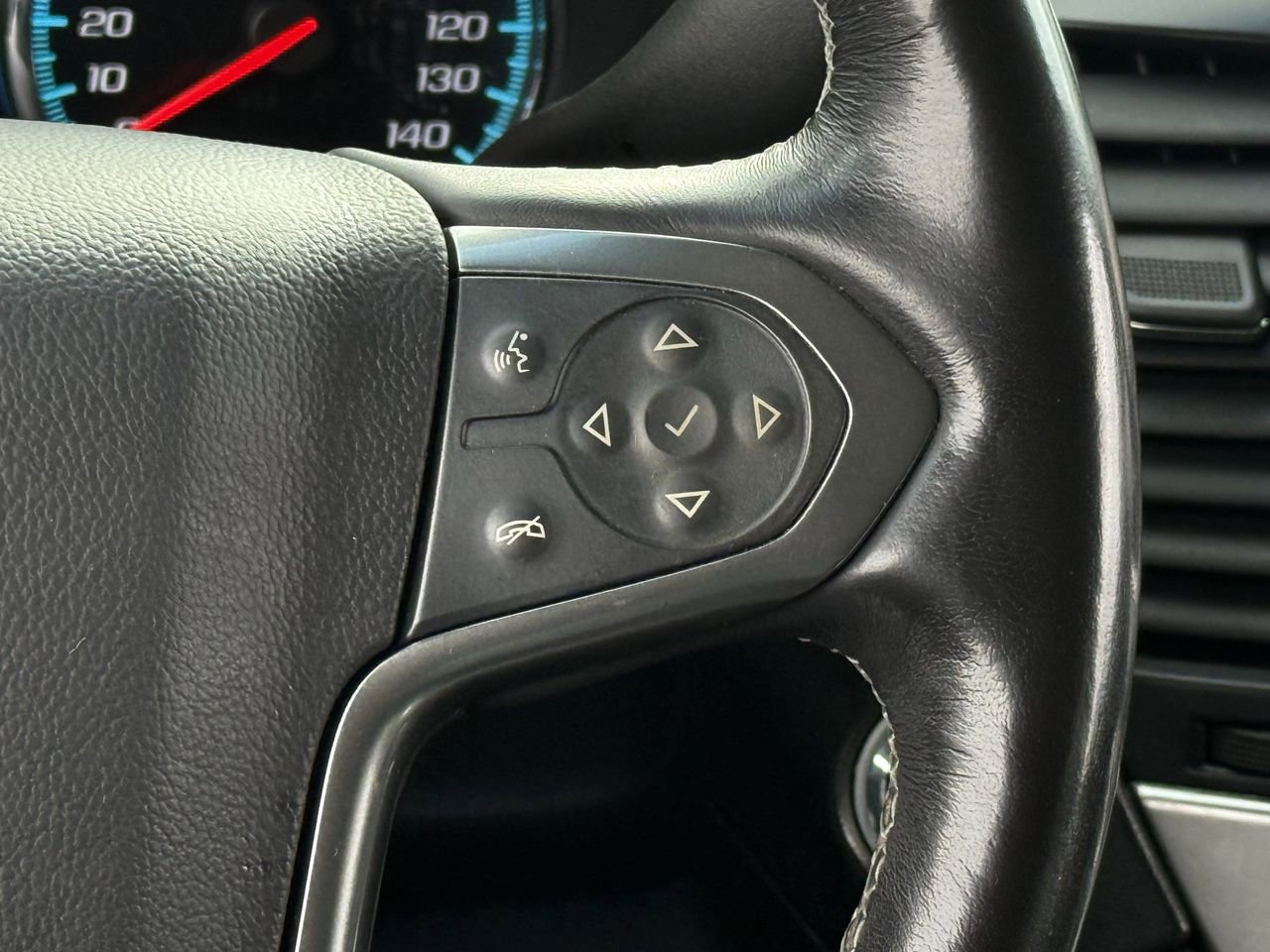 Used 2018 Chevrolet Tahoe Premier RWD image 14