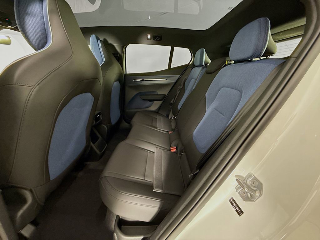New 2026 Volvo EX30 Plus w/ Protection Package Premier image 24