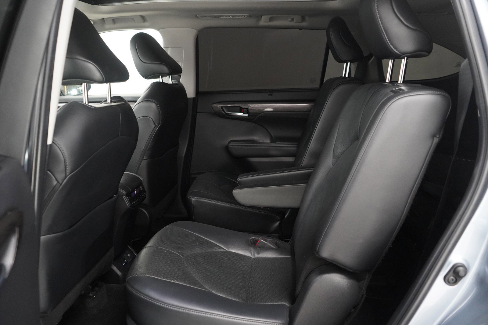 Used 2024 Toyota Highlander Platinum image 13