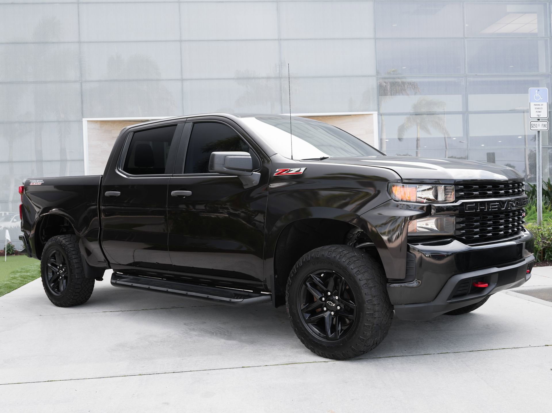 Used 2020 Chevrolet Silverado 1500 Custom Trail Boss AWD/4WD image 4