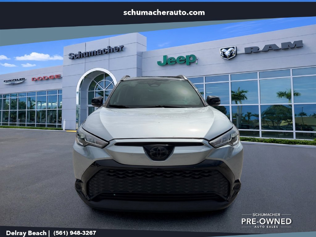 Used 2024 Toyota Corolla Cross AWD Hybrid w/ Moonroof Package image 2