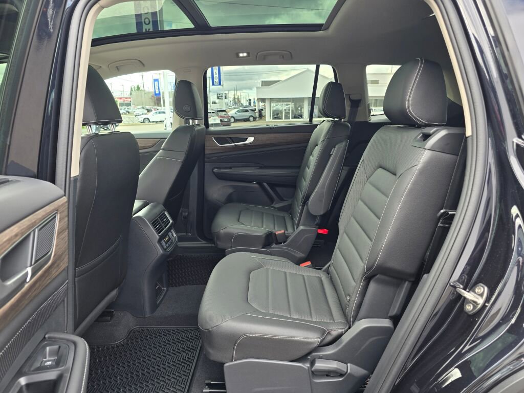 New 2025 Volkswagen Atlas SEL image 28