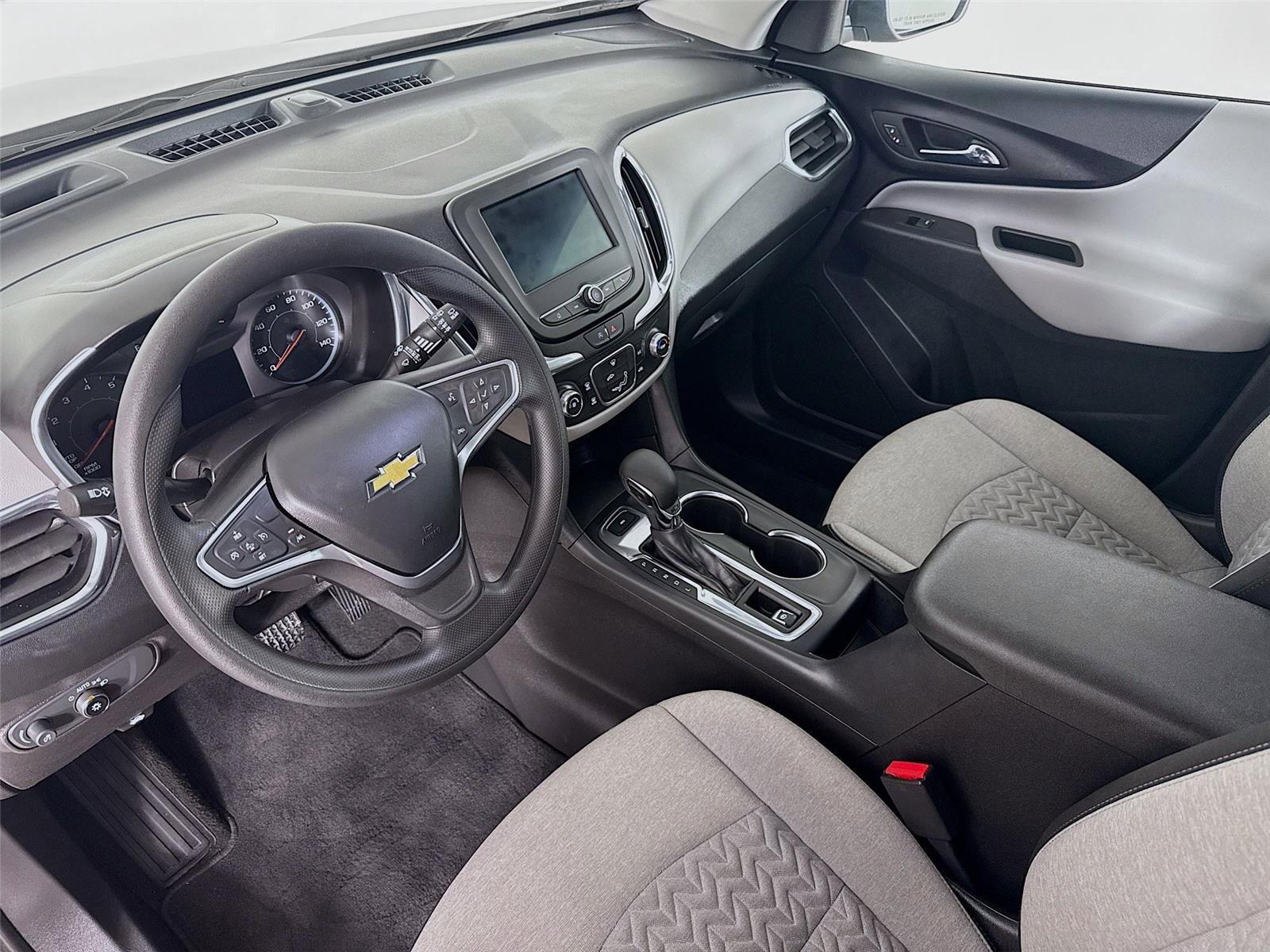 Used 2023 Chevrolet Equinox LS w/ Driver Confidence II Package AWD/4WD image 2