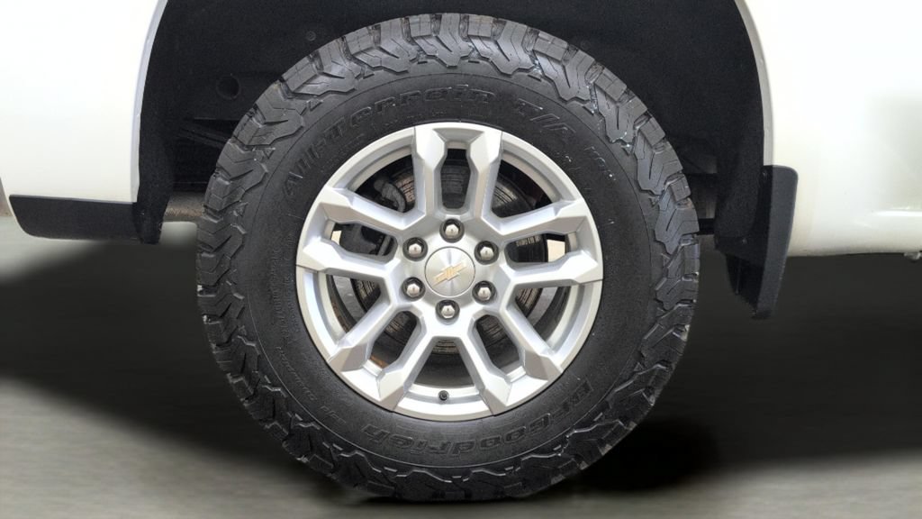 Used 2024 Chevrolet Silverado 1500 LT AWD/4WD image 29