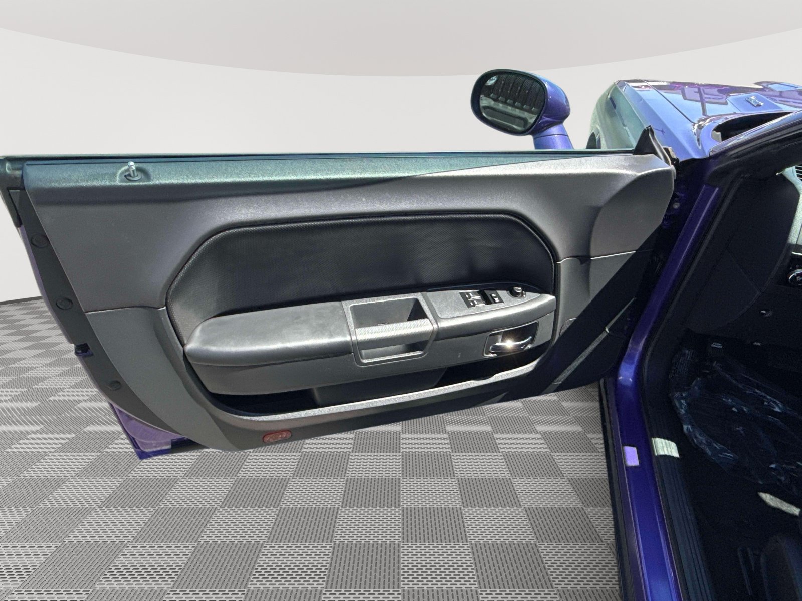 Used 2014 Dodge Challenger R/T RWD image 17