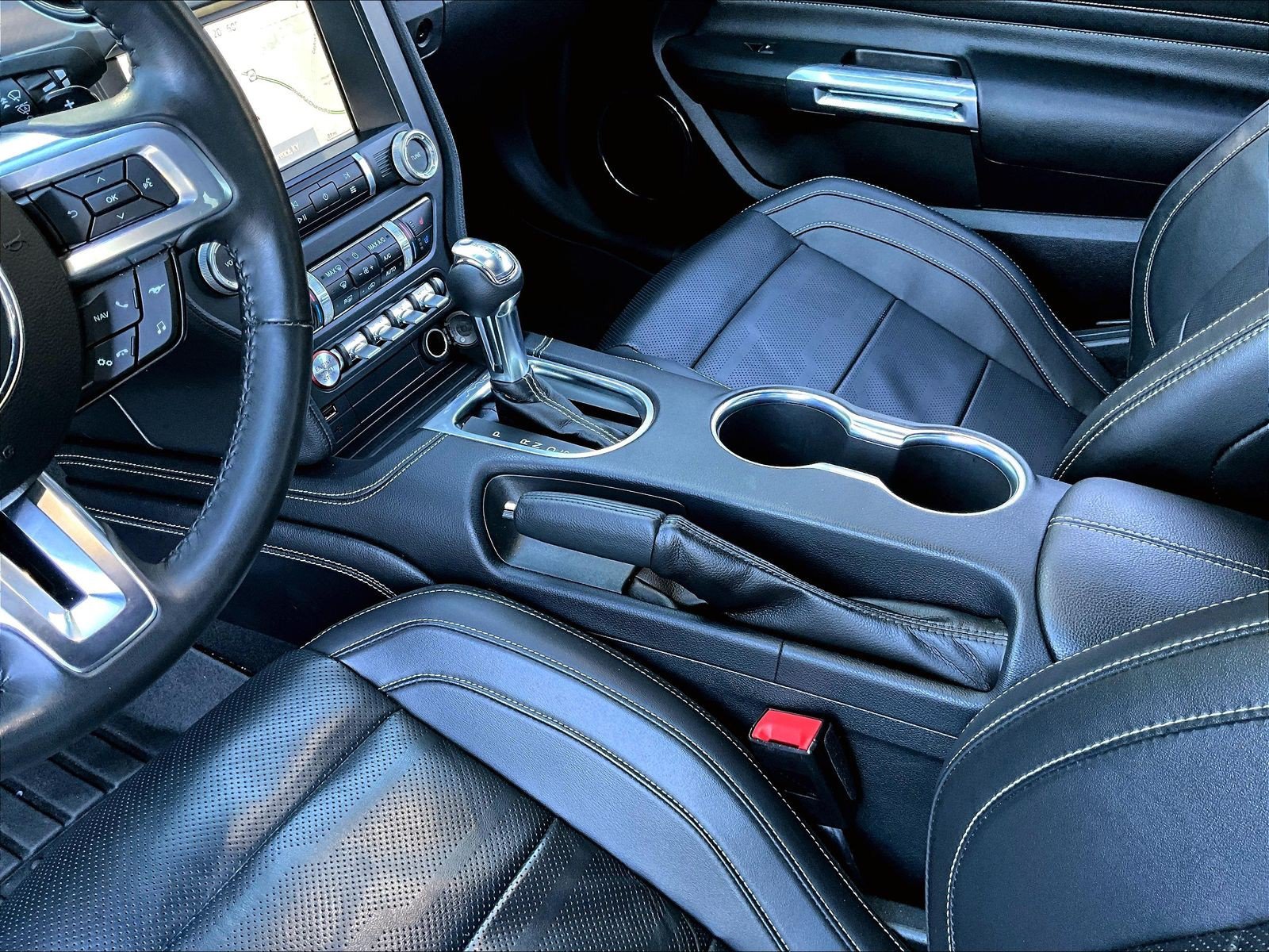 Used 2022 Ford Mustang GT Premium w/ Equipment Group 401A RWD image 16