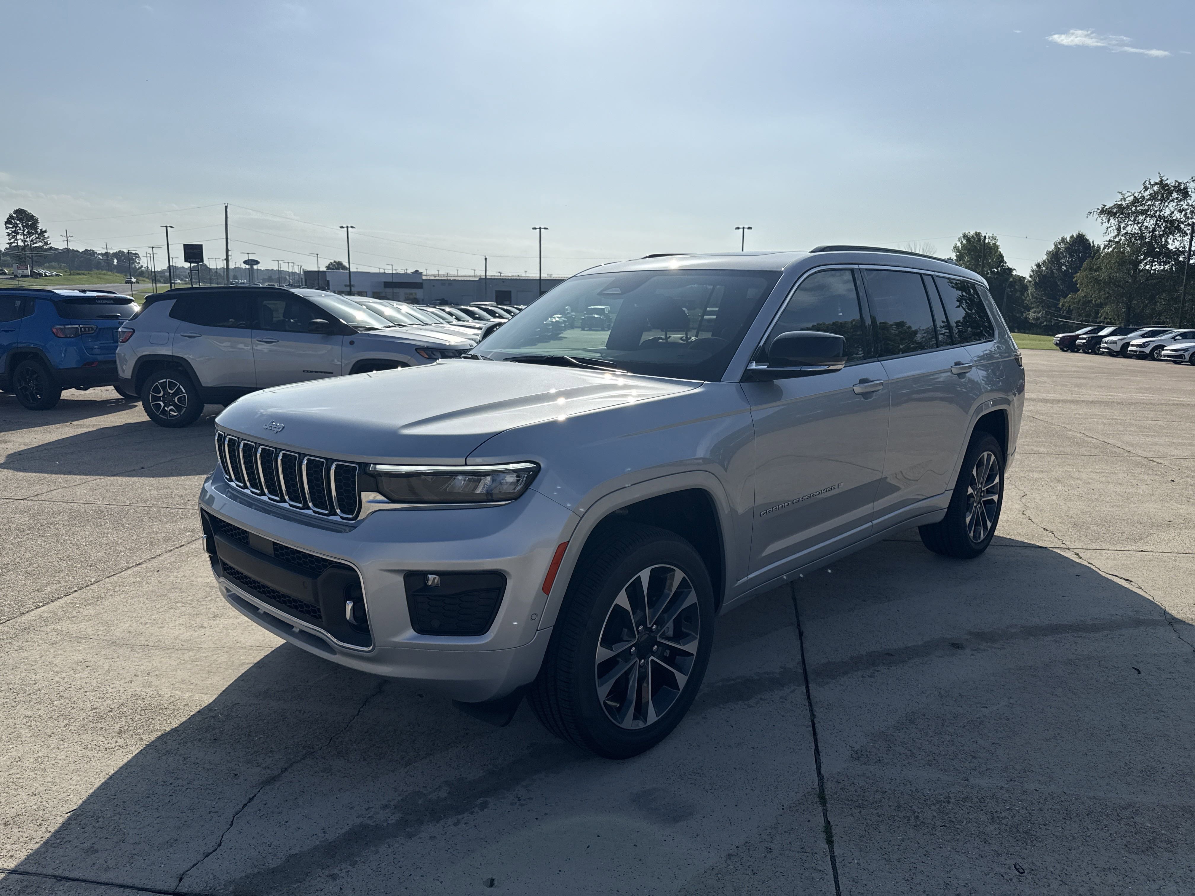 New 2025 Jeep Grand Cherokee L Overland w/ Trailer Tow Package image 2