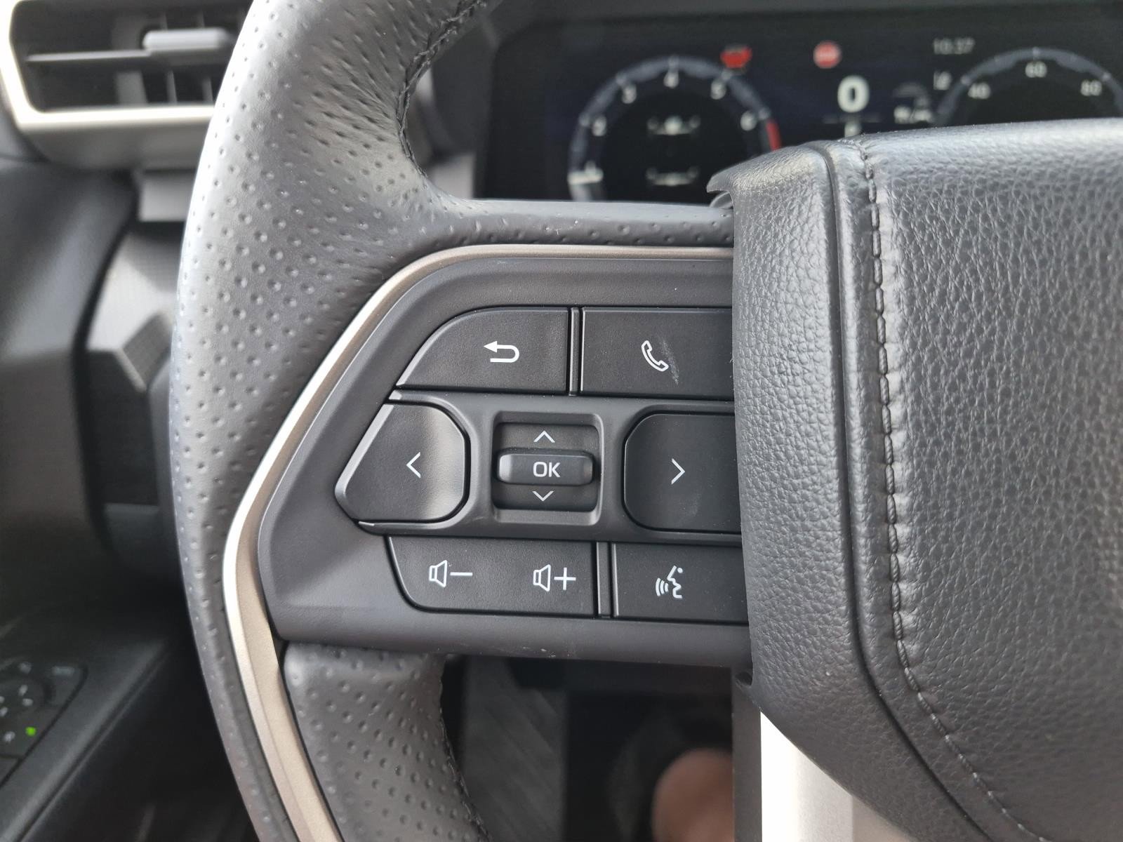 Used 2025 Toyota 4Runner Limited AWD/4WD image 20