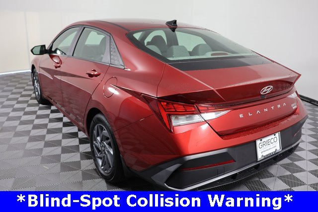 Certified 2024 Hyundai Elantra Blue image 6