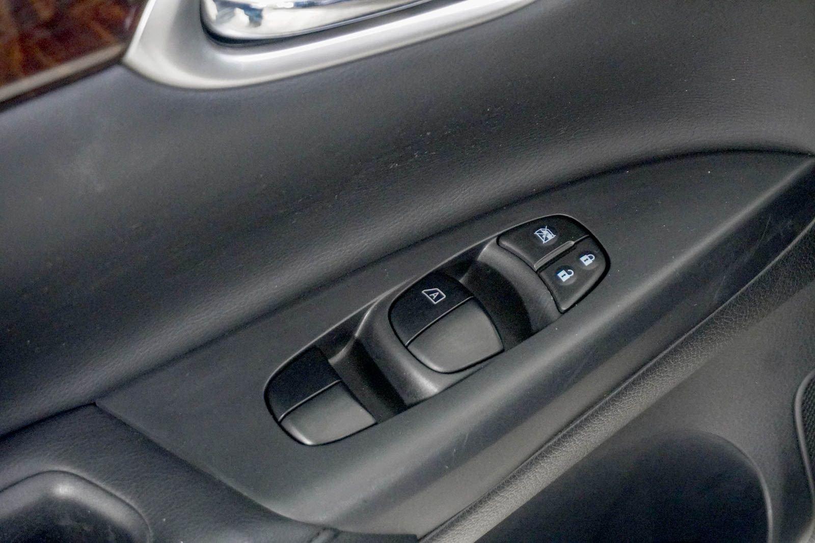 Used 2013 Nissan Sentra SL w/ Leather Pkg image 17